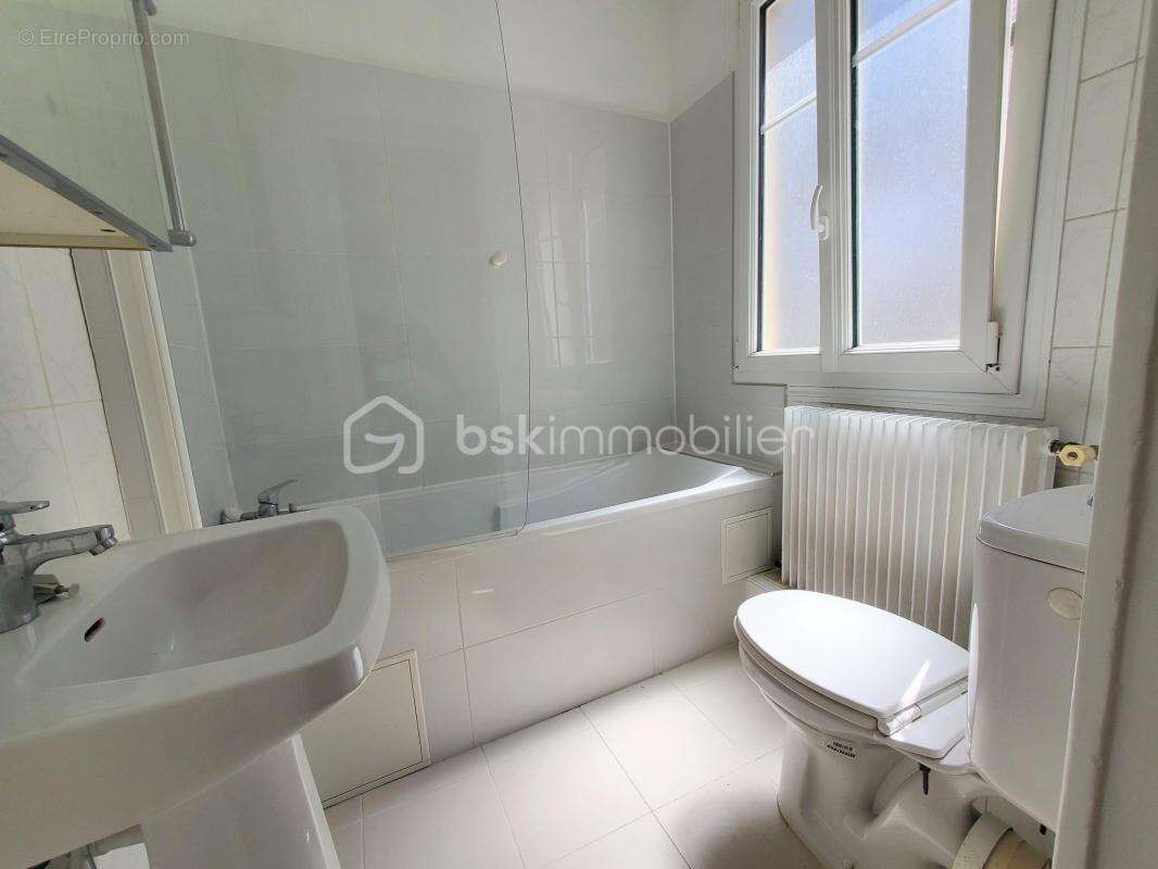 Appartement à PARIS-17E