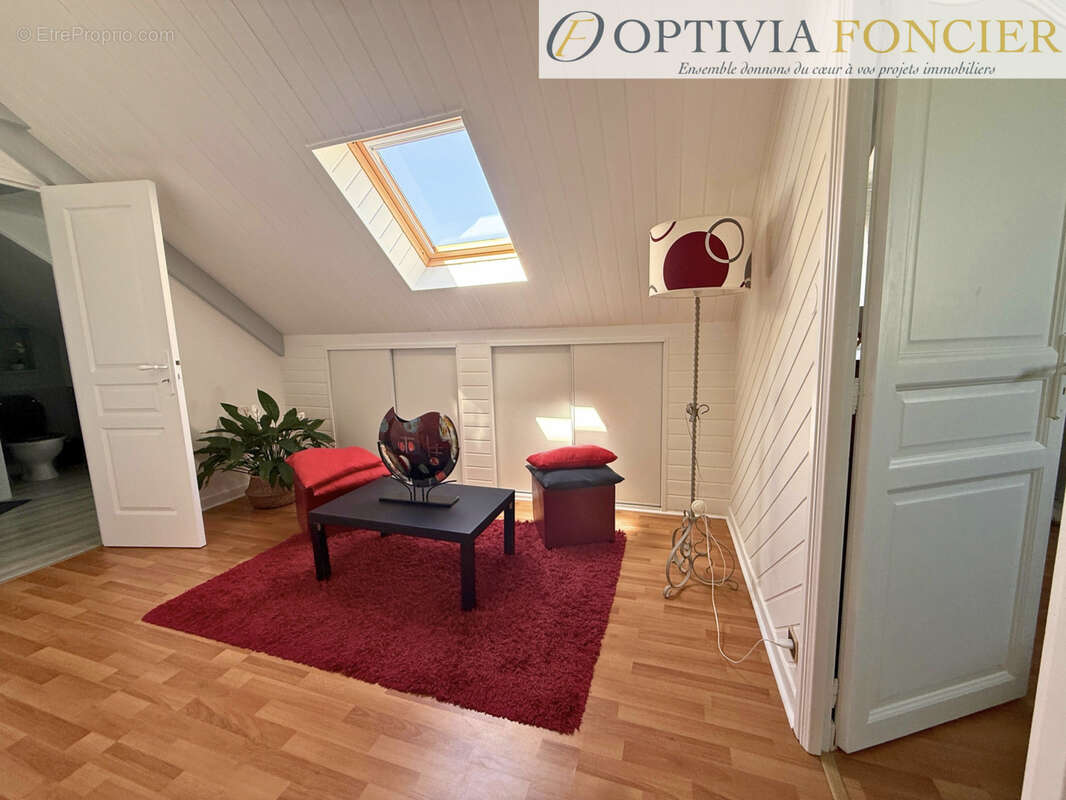 MAISON T5 SUR PONT REAN 116 m2 - 600 m2 de terrain - photo 12