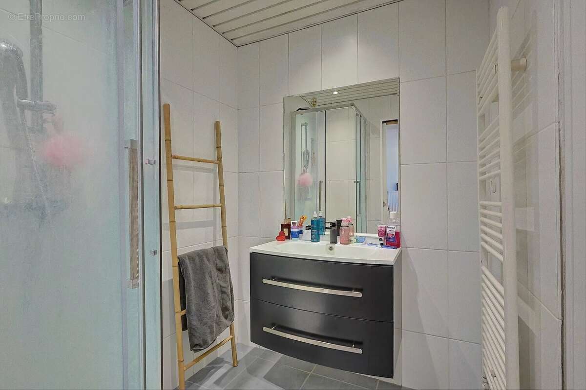 Appartement à VALLAURIS