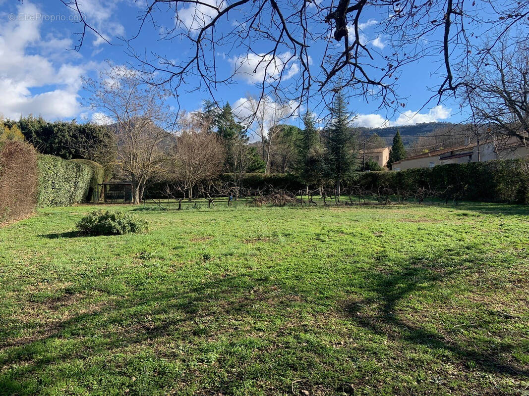 Terrain à TRETS
