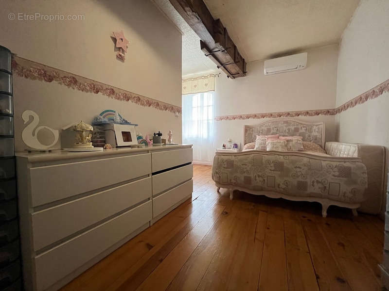 Maison à LAGUIAN-MAZOUS