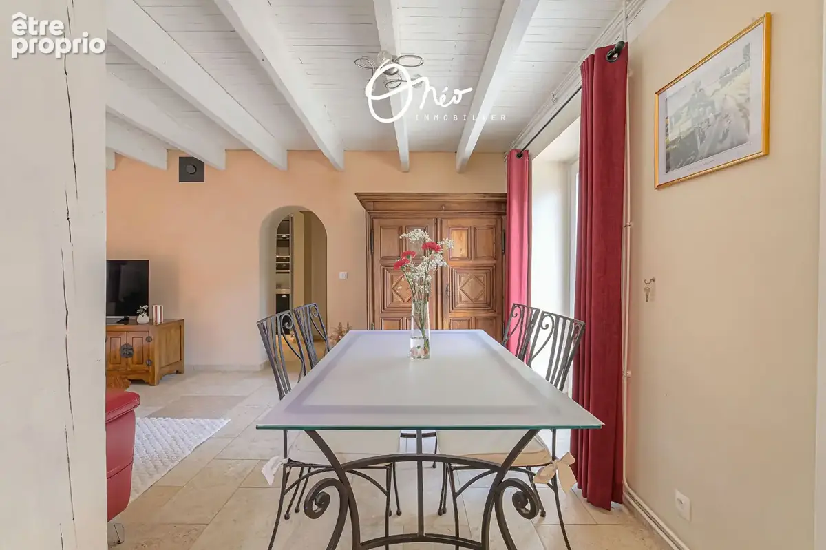 Mions - Coeur village / Château - Maison de charme 4 pièces avec piscine et garage - photo 11