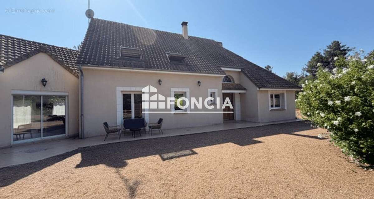 Propriété de charme au cœur d’un parc boisé d'environ 4 000 m² - photo 4
