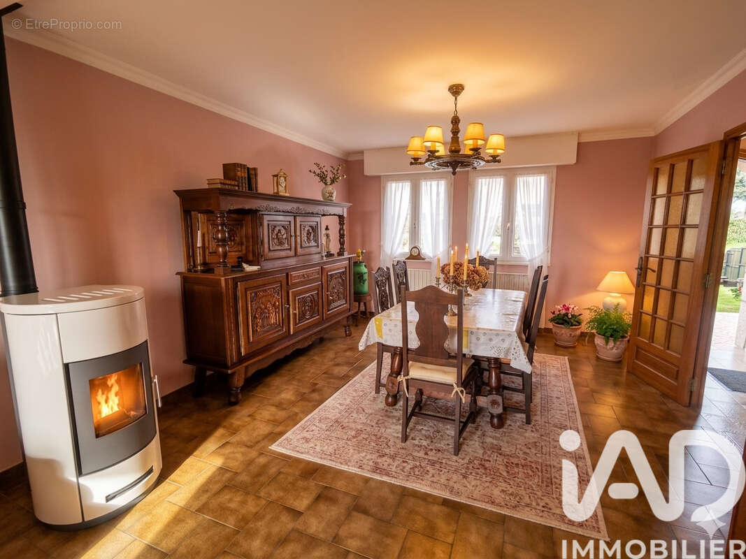Photo 6 - Maison à LA ROCHE-DERRIEN