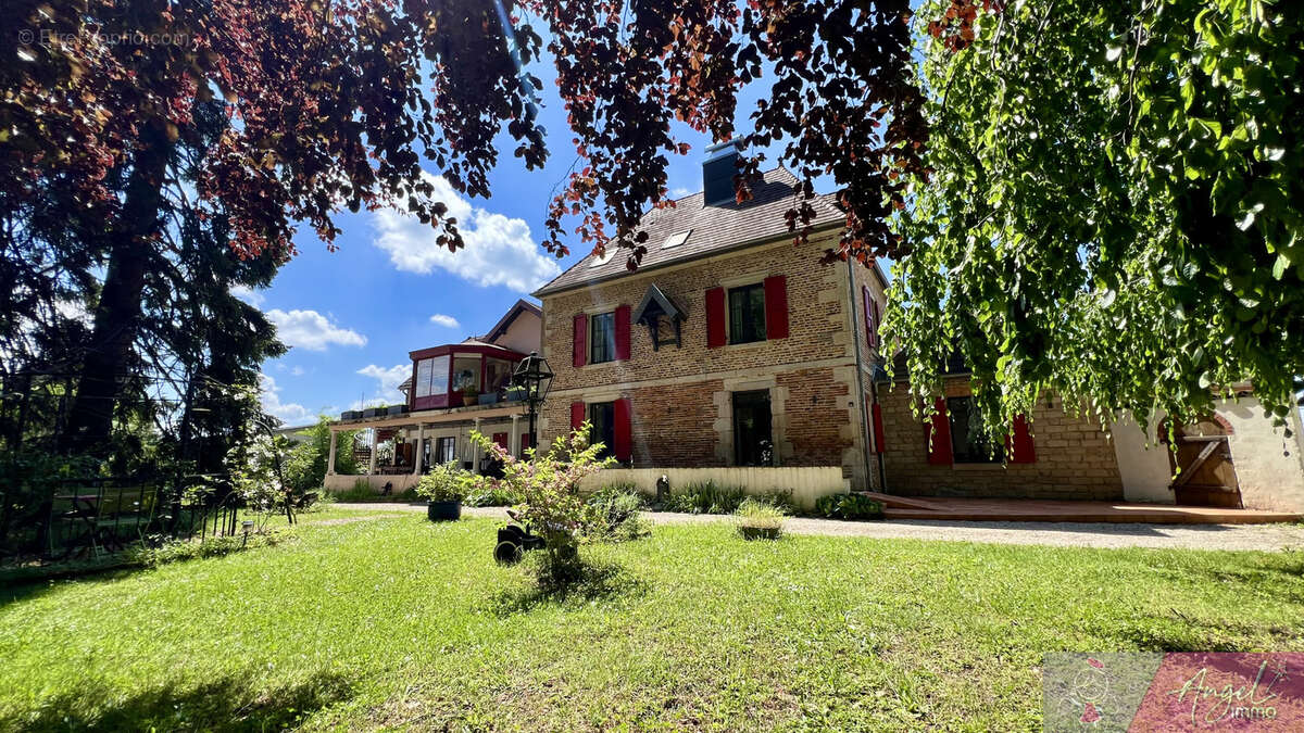 Commerce à VILLERS-ROBERT
