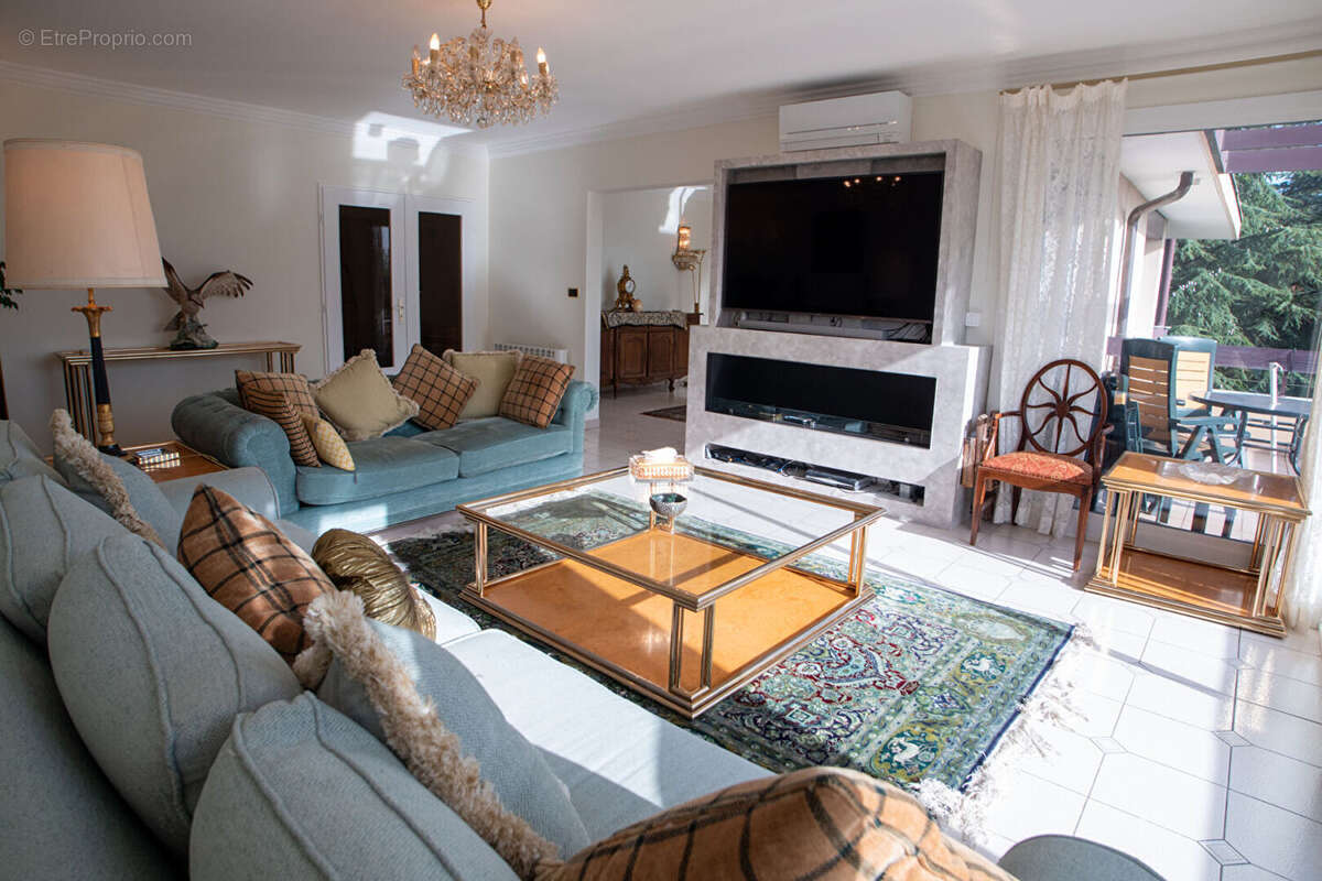 Appartement à FERNEY-VOLTAIRE