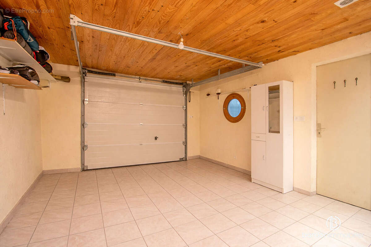 Maison à CHATEAUNEUF