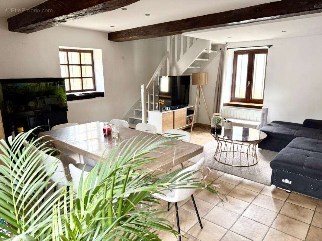 Maison à L&#039;ABERGEMENT-CLEMENCIAT