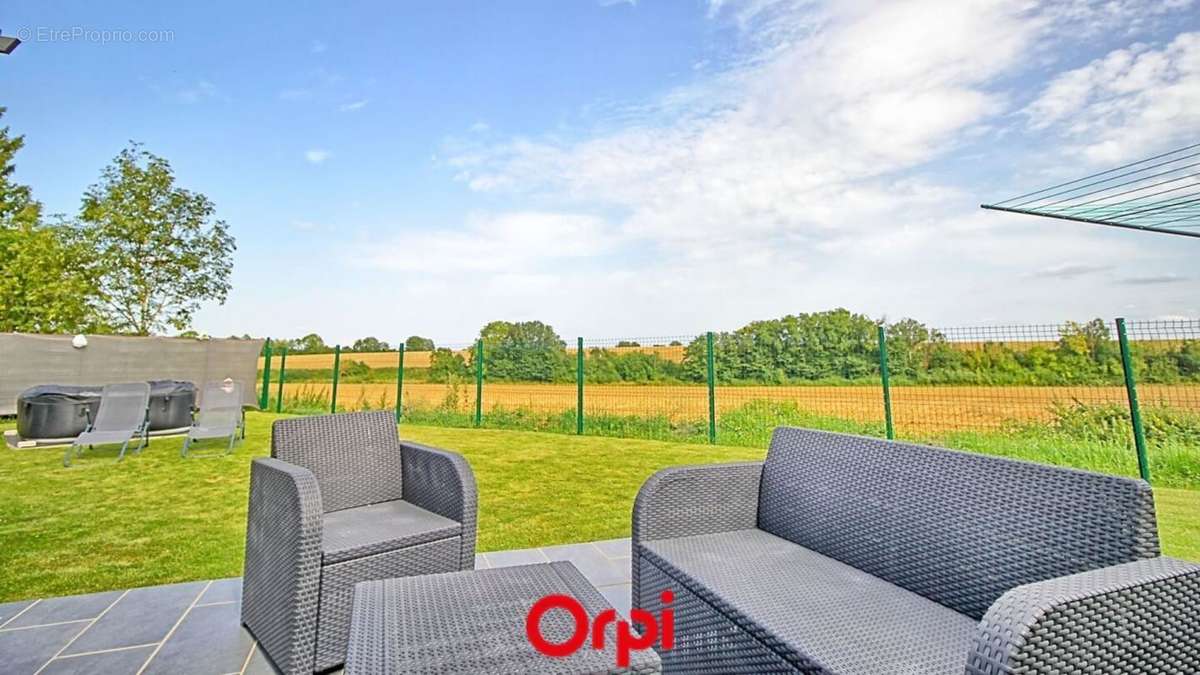 Maison à GRANDVILLERS-AUX-BOIS