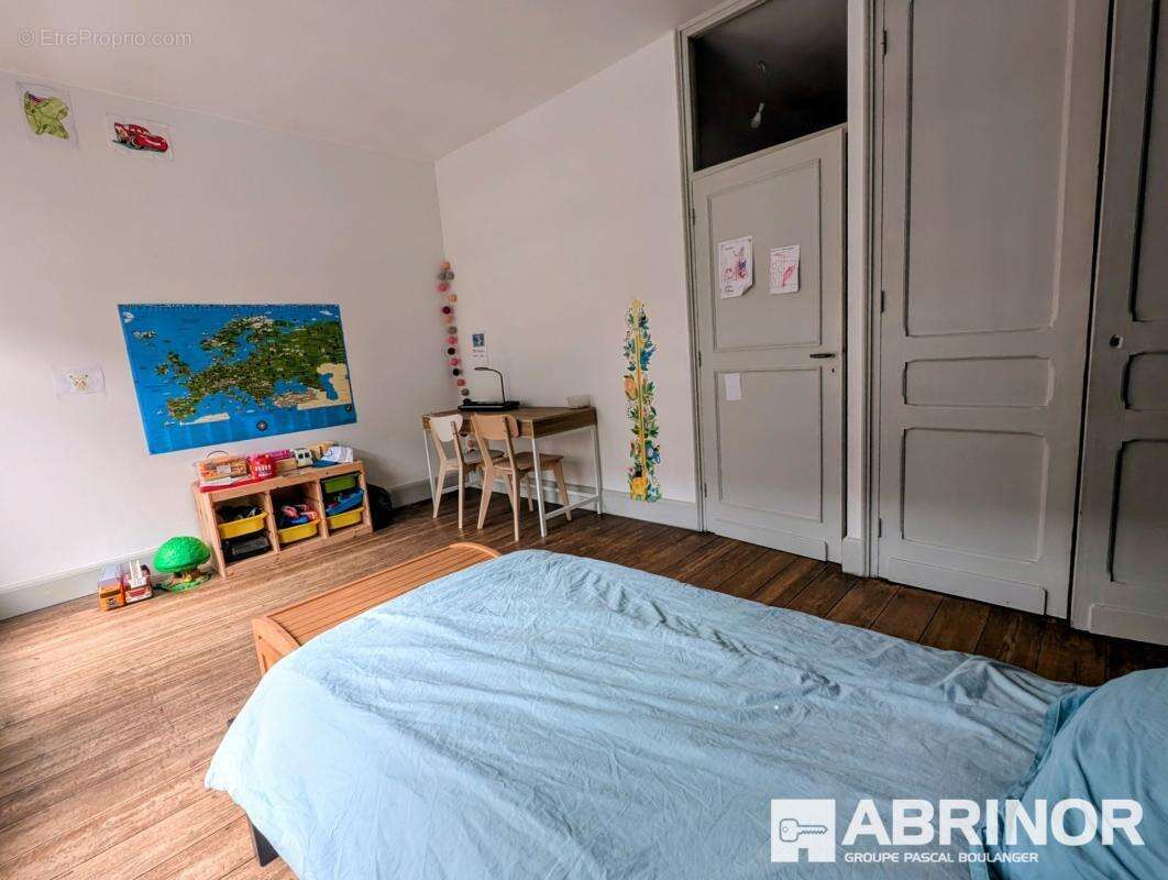 Grande maison de caractere 5 chambres+bureau - photo 13