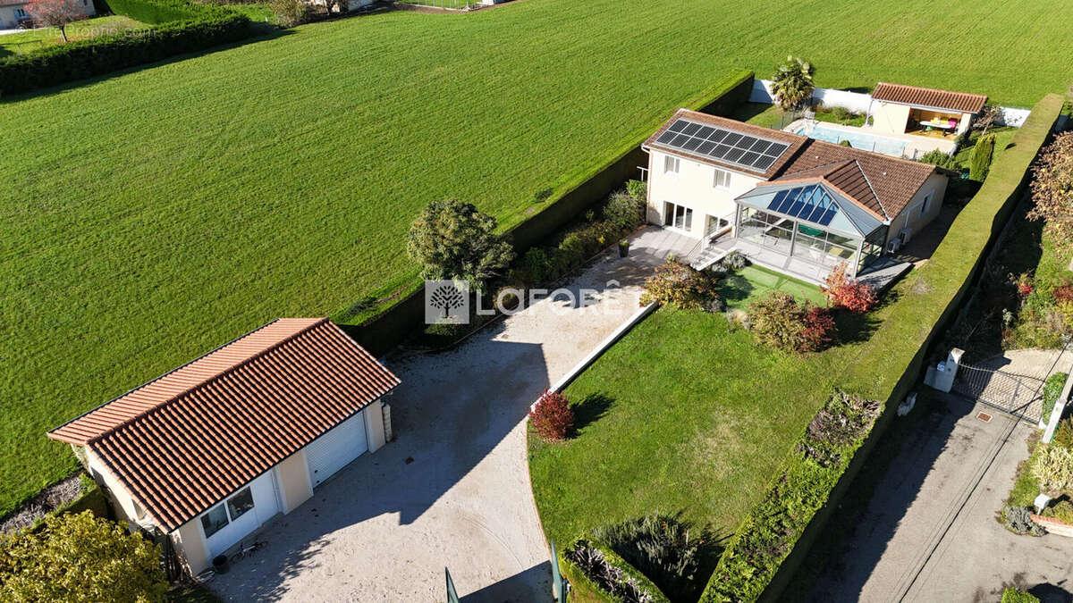 Maison à DOMPIERRE-SUR-CHALARONNE