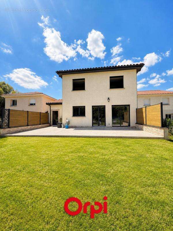 Belle maison familiale T6 de 119 m2 avec jardin de 980 m2 à La Verpillière - photo 14