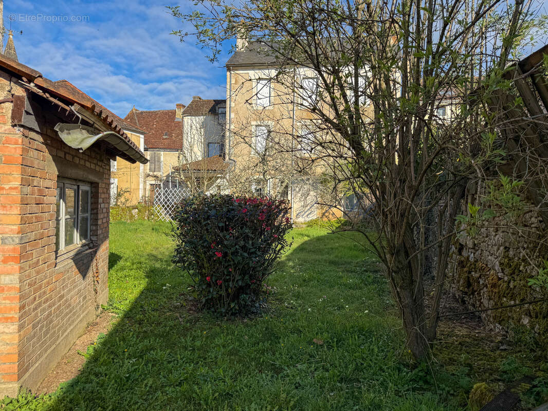 Appartement à CUBJAC