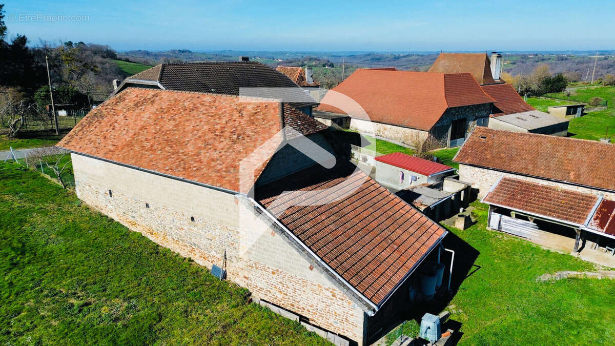 Maison à VIELLESEGURE