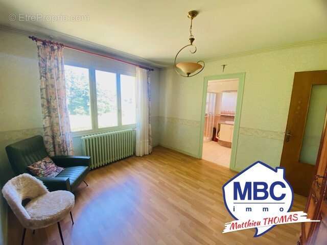 Maison à MONTREVAULT