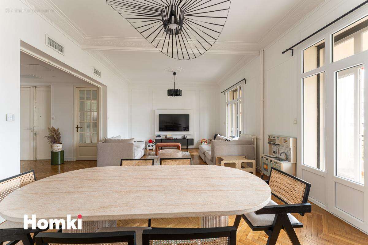 Appartement T3 de 103 m² à Marseille 13008, Avenue du Prado - photo 2