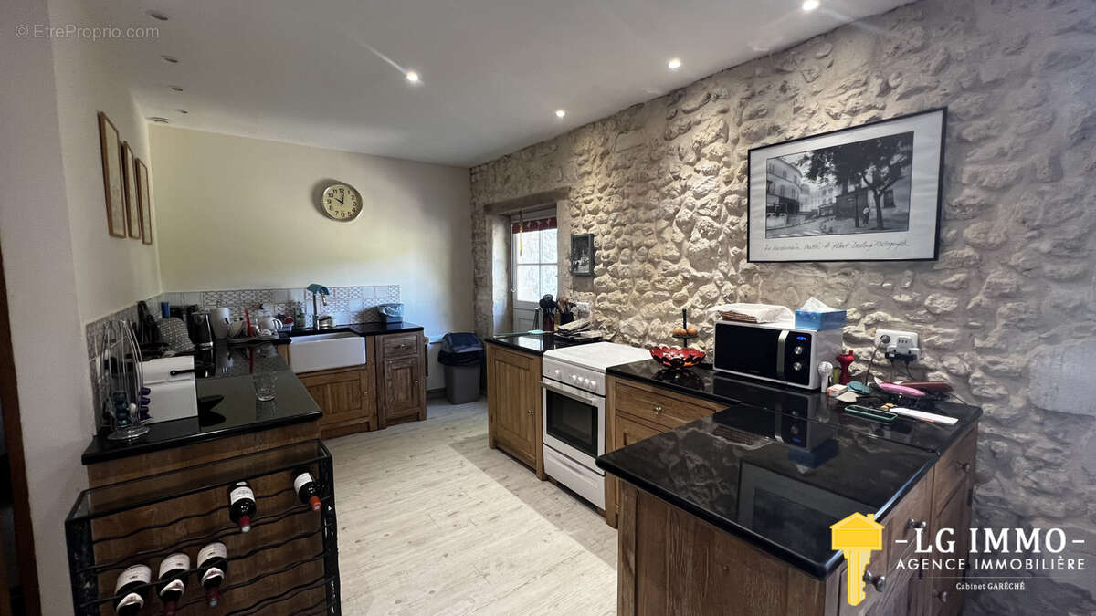 Charentaise de charme rénovée, 5 chambres, gîte,  jardin proche Mirambeau - photo 2