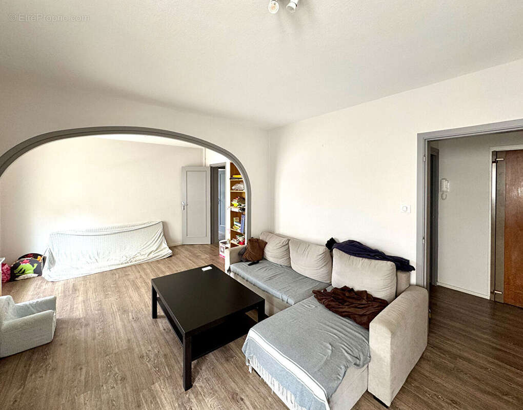 Chamalières proche carrefour europe / spacieux 100 m2 à vendre - balcon et box ! - photo 5