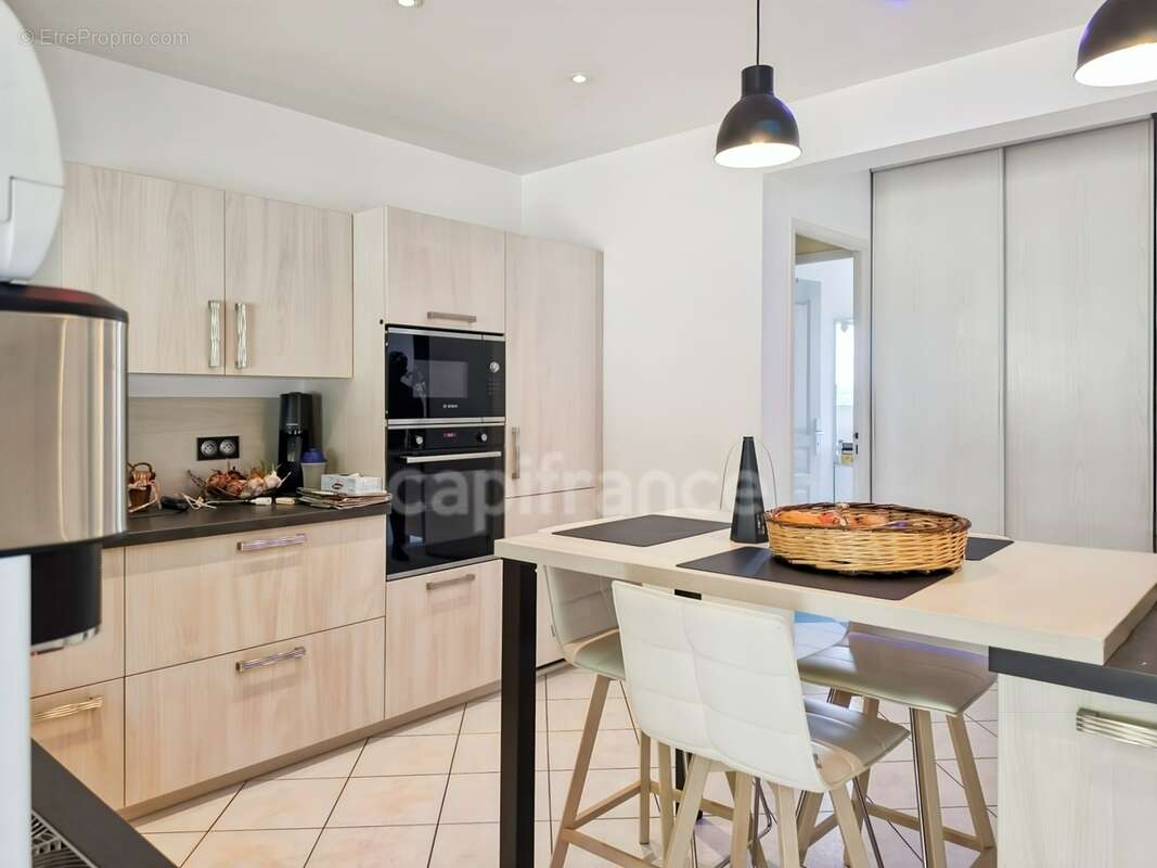 Maison familiale de 4 chambres sur plus de 6 000 m² de terrain à Saint-Maixent - photo 14