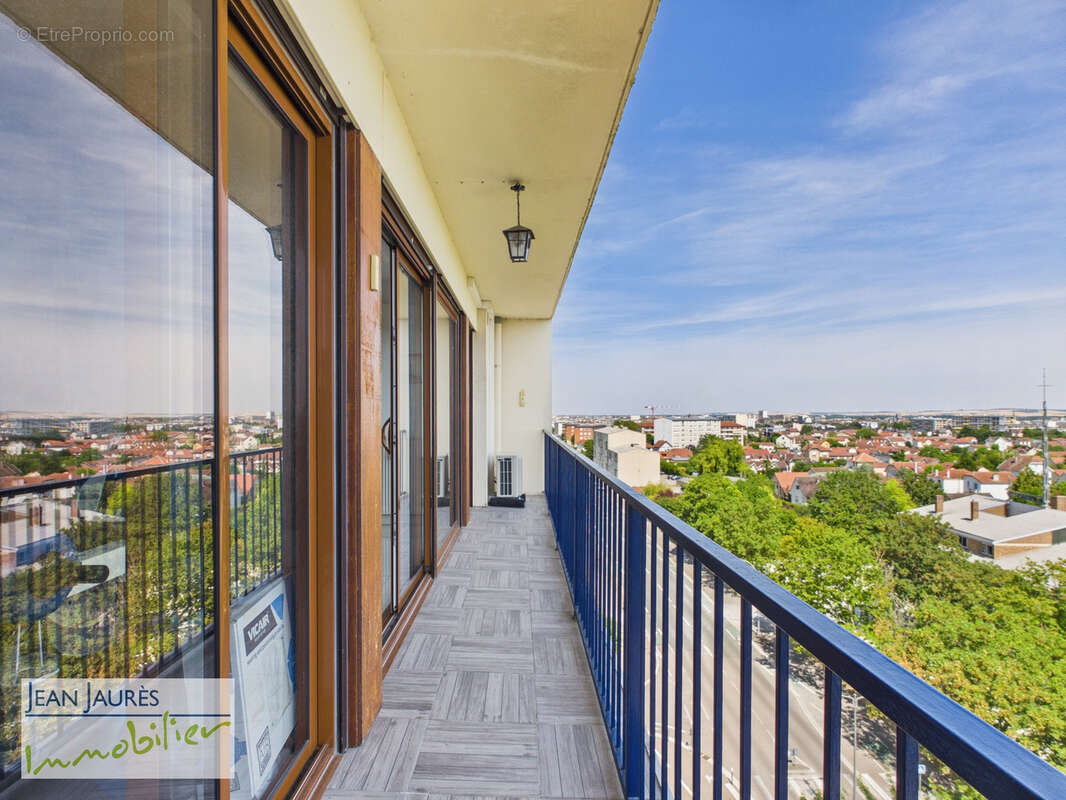 Appartement rénové avec vue panoramique traversante   Lumineux, climatisé et idéalement situé - photo 11