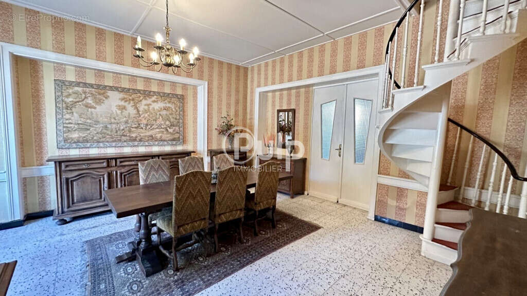 Maison à BRUAY-LA-BUISSIERE