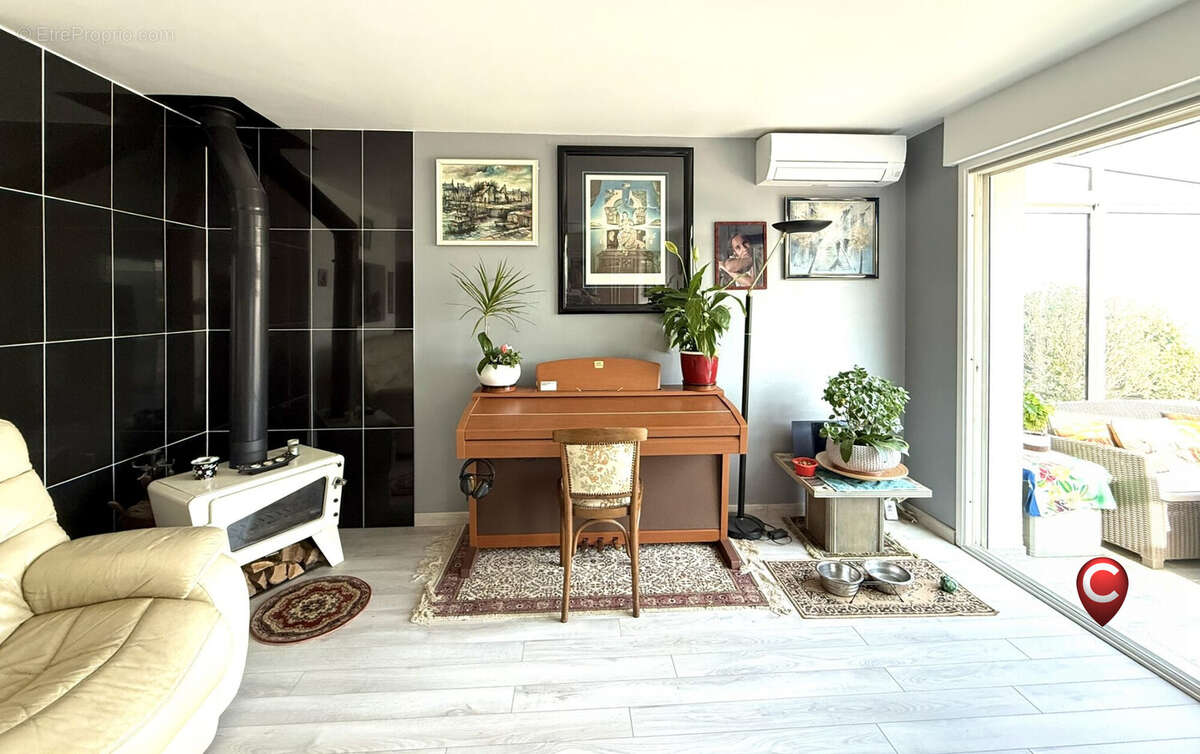 Maison à SAINT-LAURENT-DU-VAR