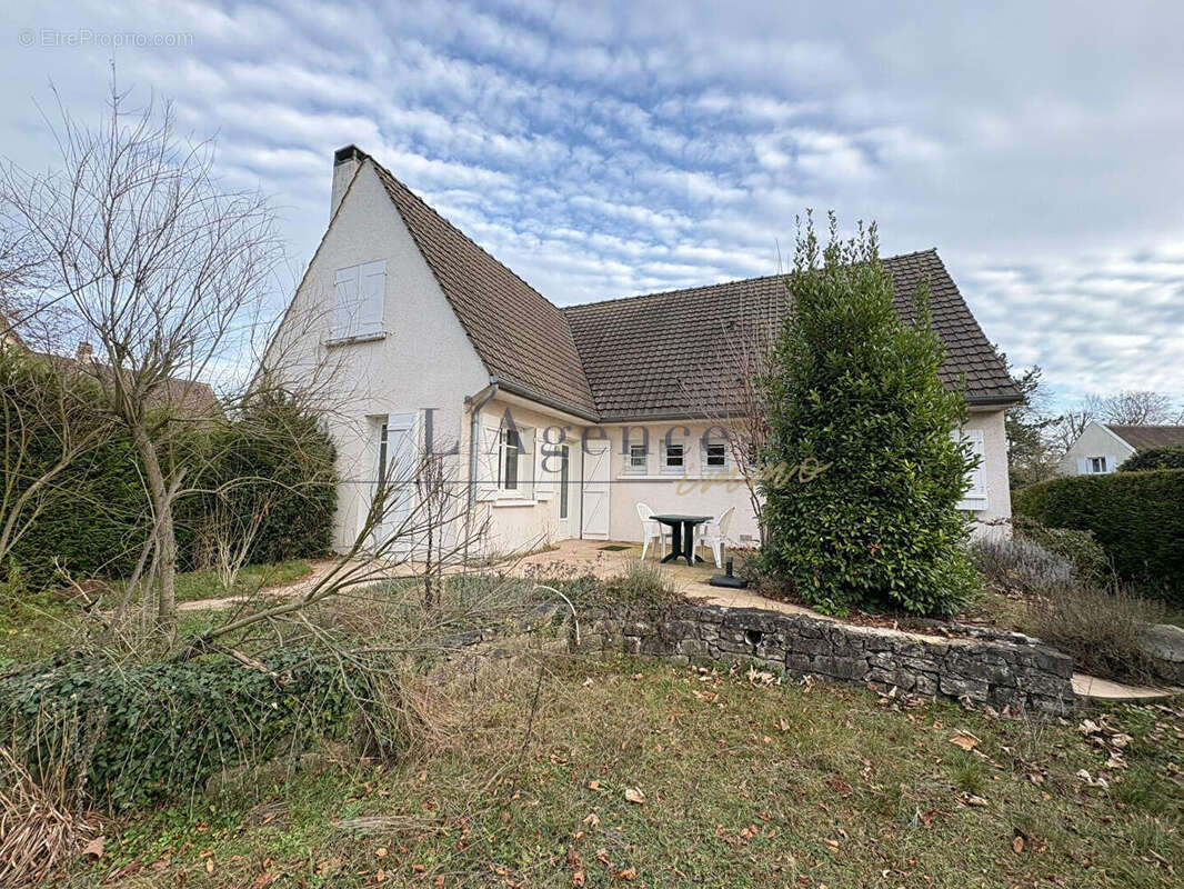 Maison à CHANTILLY