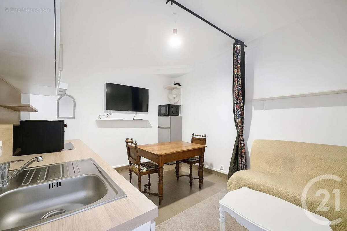 Appartement à PARIS-14E