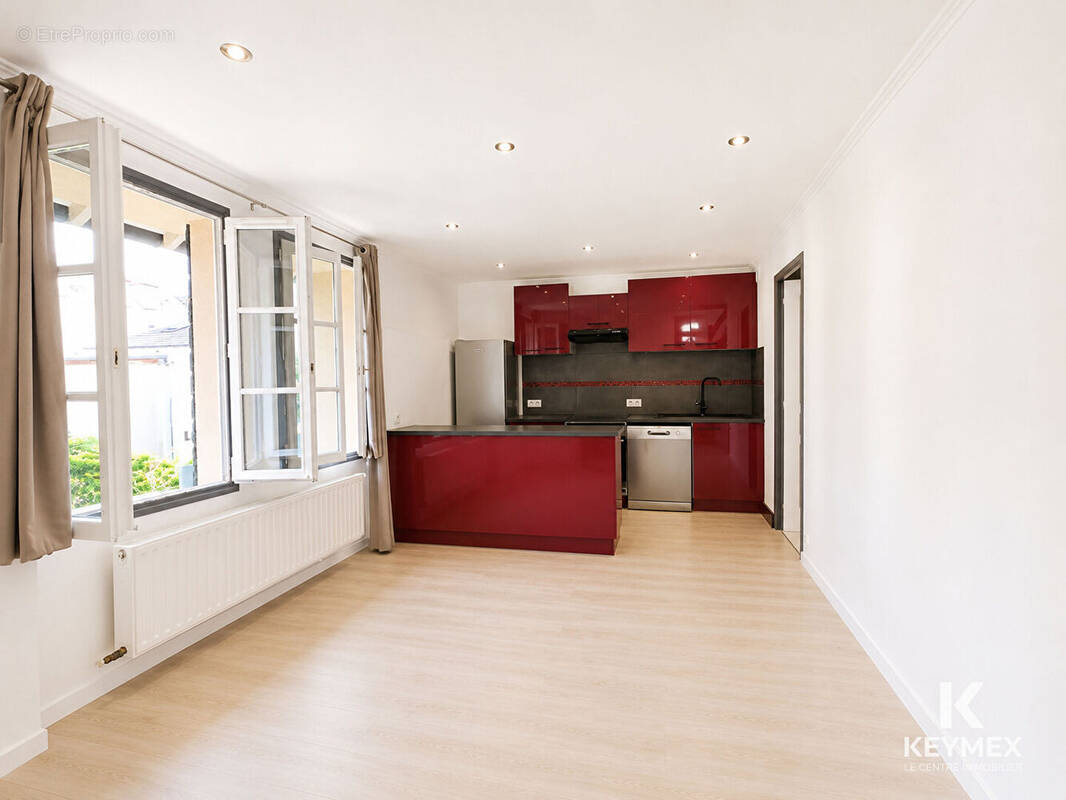 Appartement à VAUX-SUR-SEINE