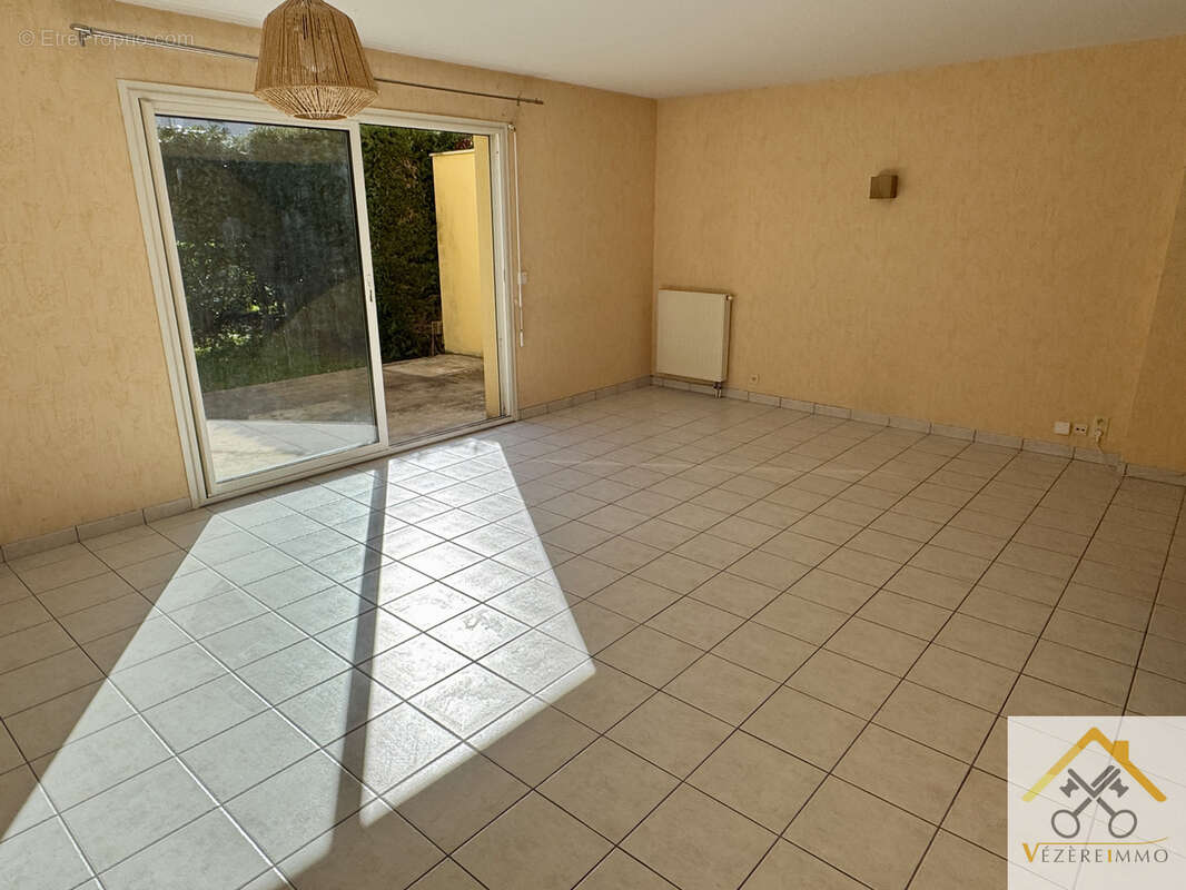 Maison à OBJAT