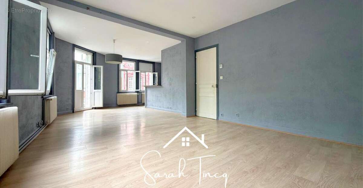 Appartement 259 m² à Lens  - photo 3