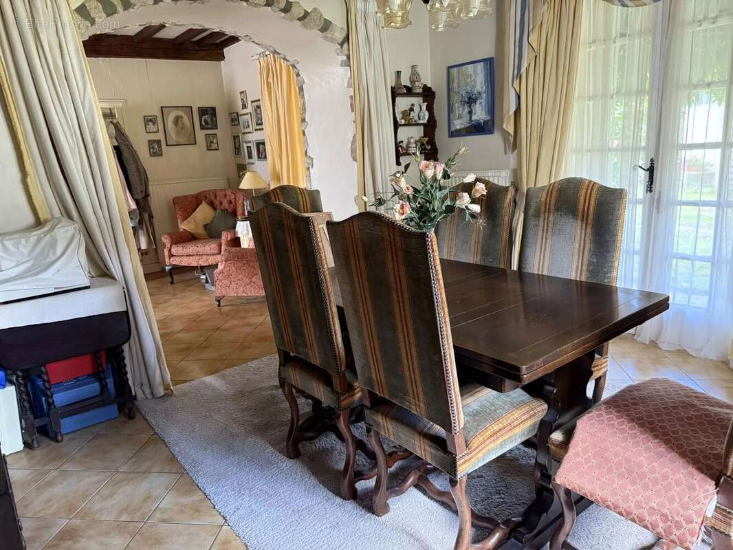 Maison à CHARMANT