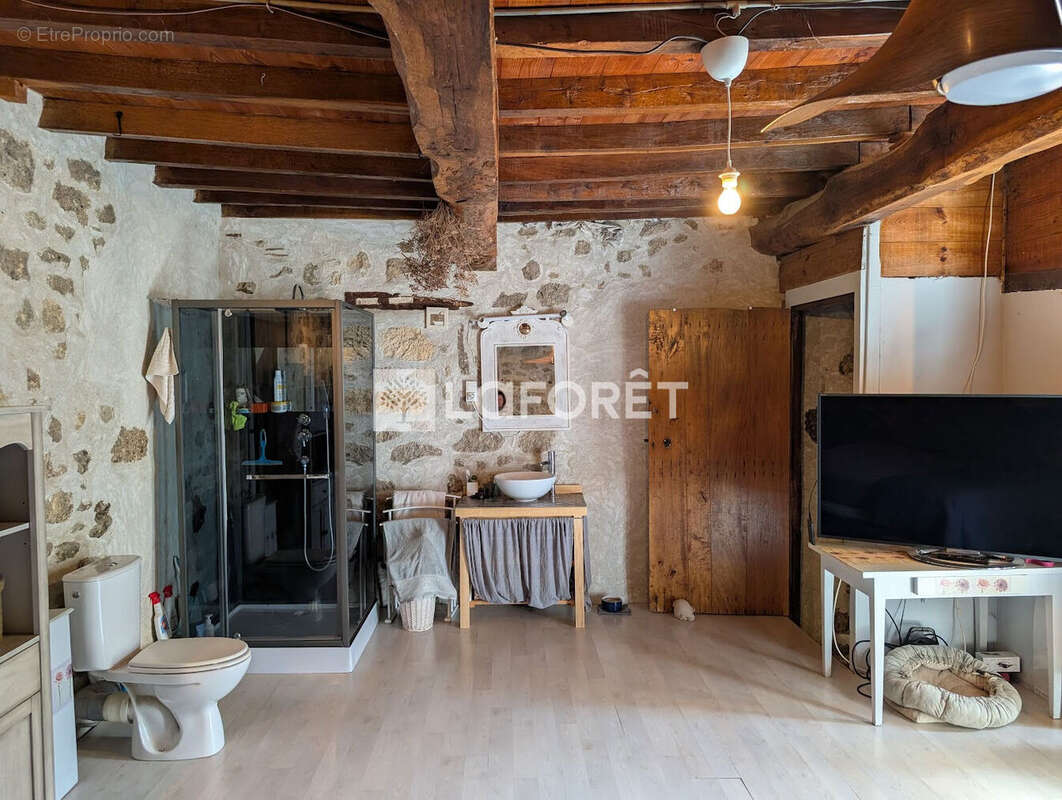 Maison à MONCRABEAU