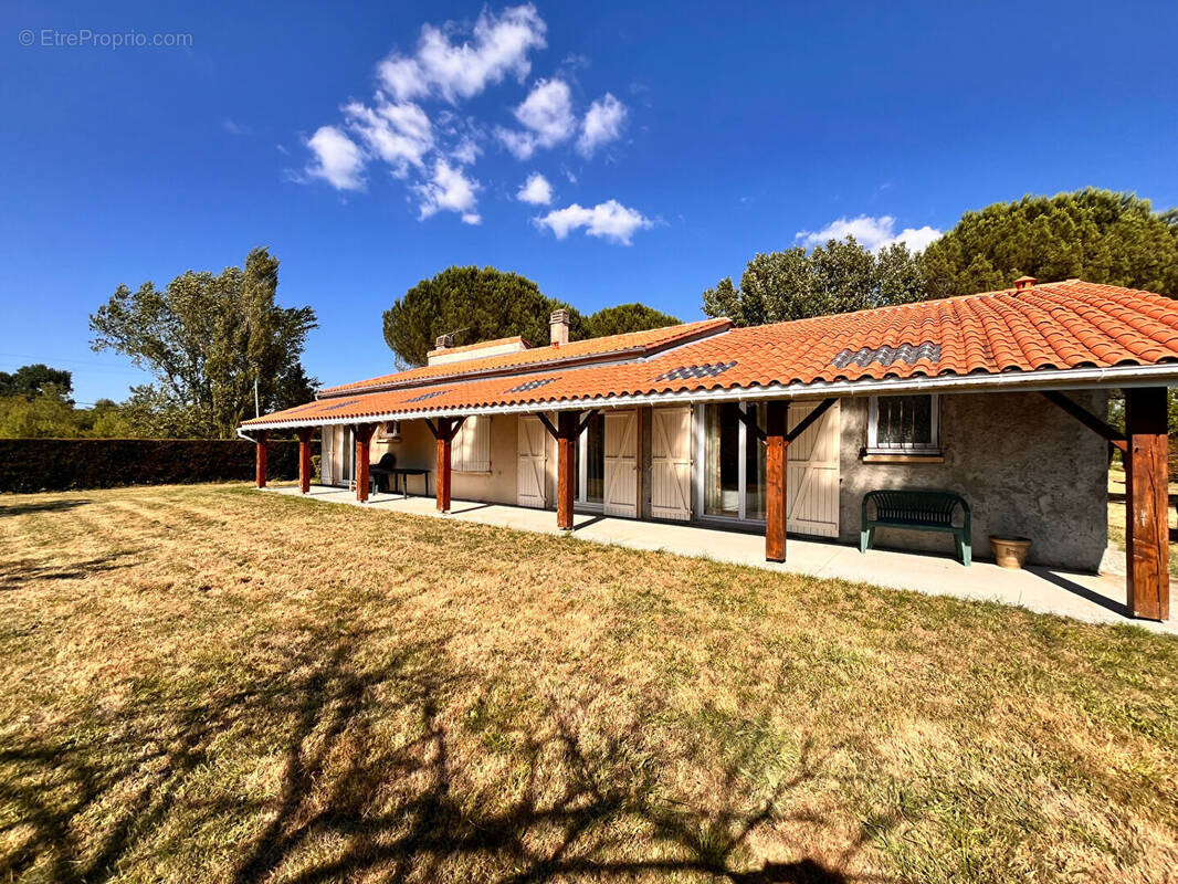 Maison à AMBARES-ET-LAGRAVE