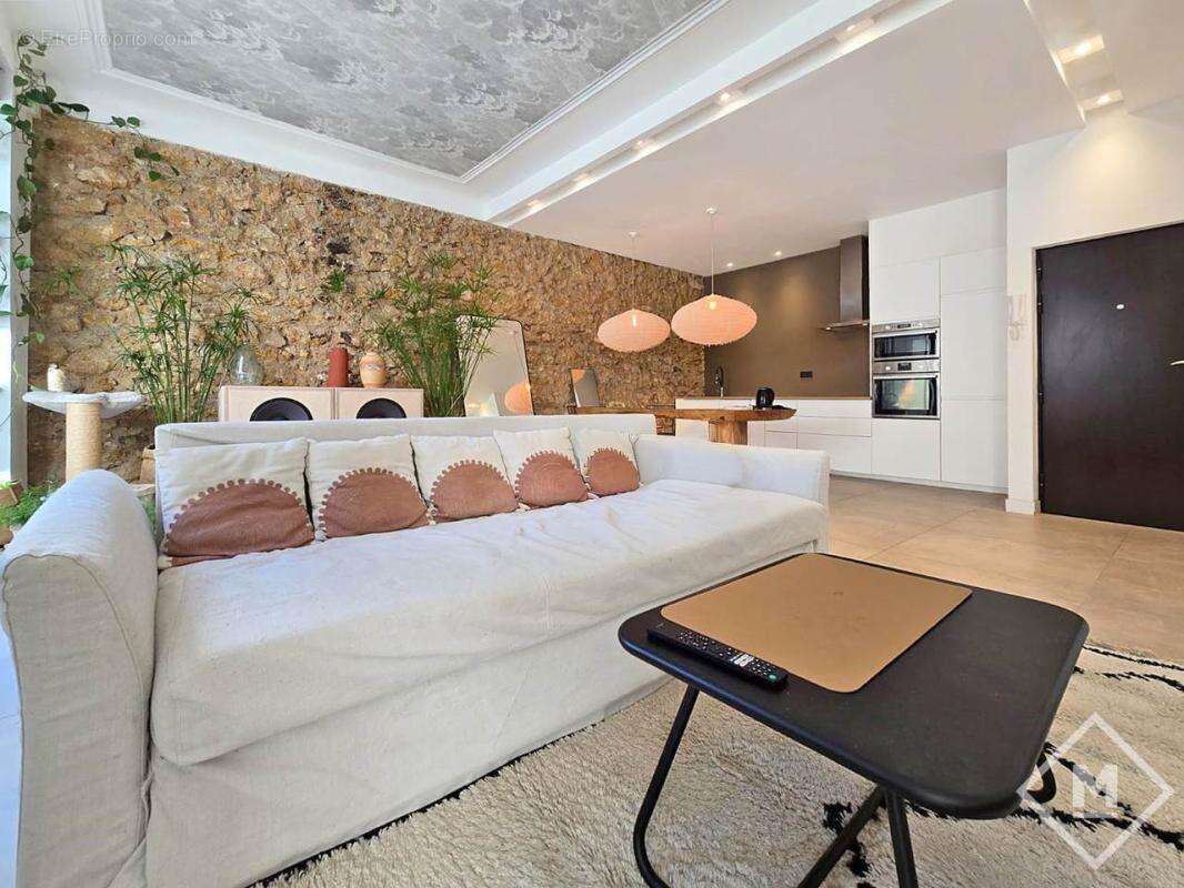 Appartement à MARSEILLE-6E