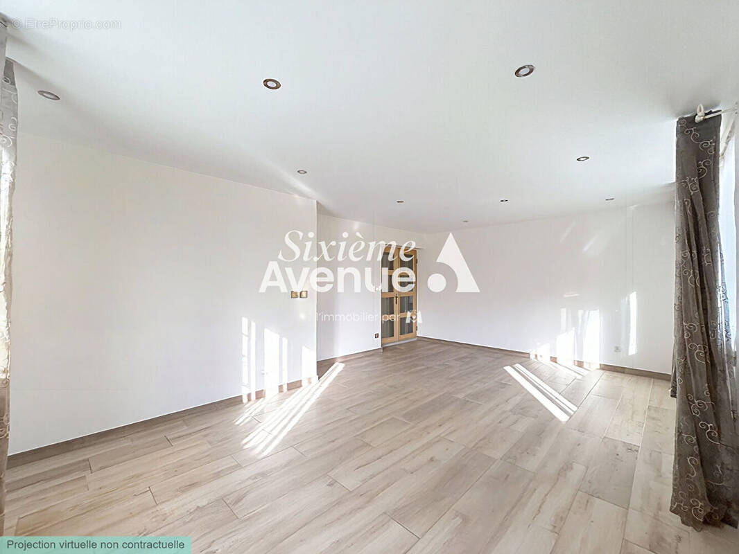 Appartement à DECINES-CHARPIEU