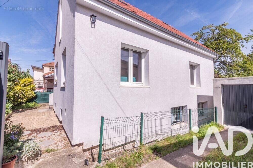 Photo 1 - Maison à CARRIERES-SUR-SEINE