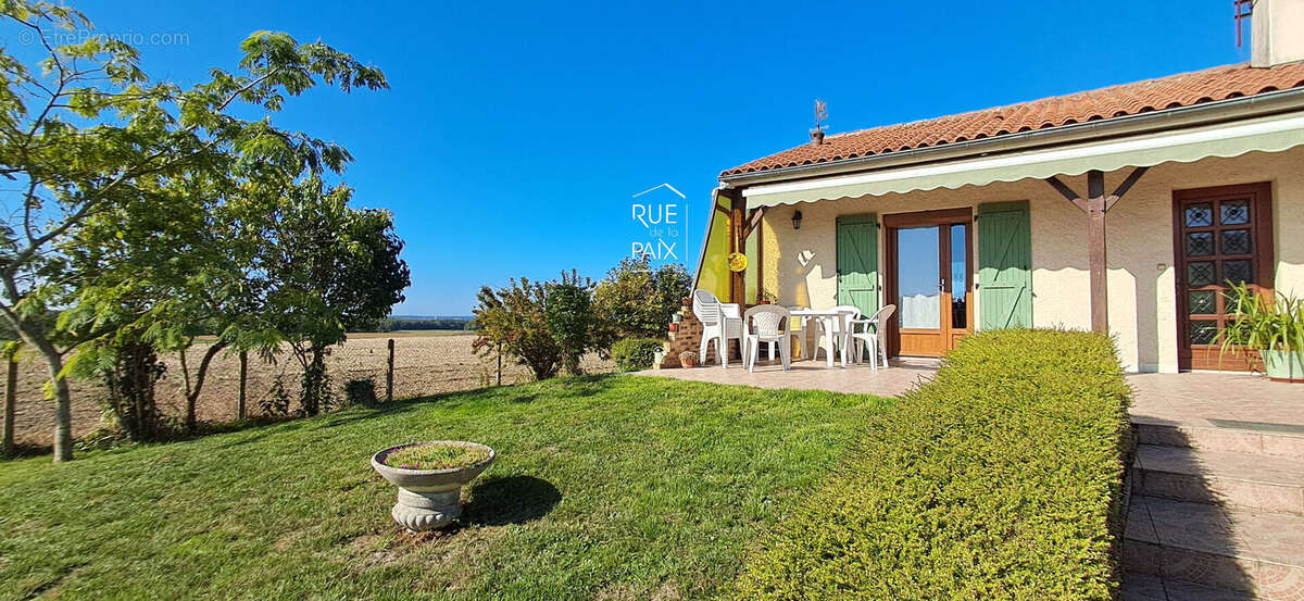 Maison à SAINT-GENEST-D&#039;AMBIERE