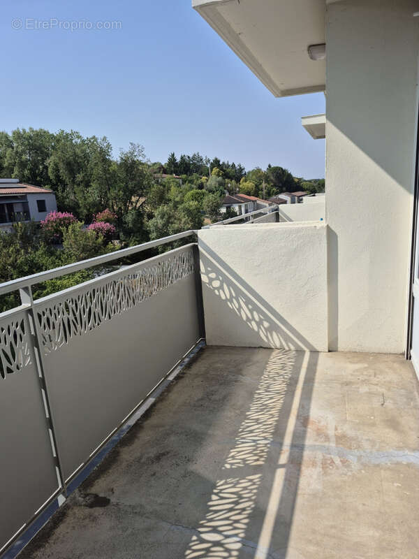 A Auch, à vendre appartement T3 avec balcons et garage - photo 4