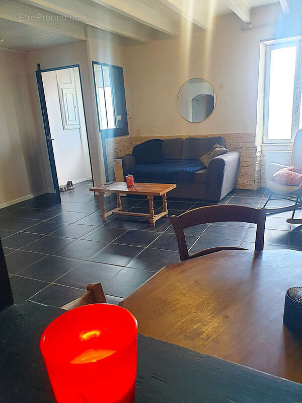 Maison de ville 5 chambres – 132 m² – 6 pièces-Tout à pied à BarbezieuxBARBEZIEUX SAINT HILAIRE (16) - photo 2