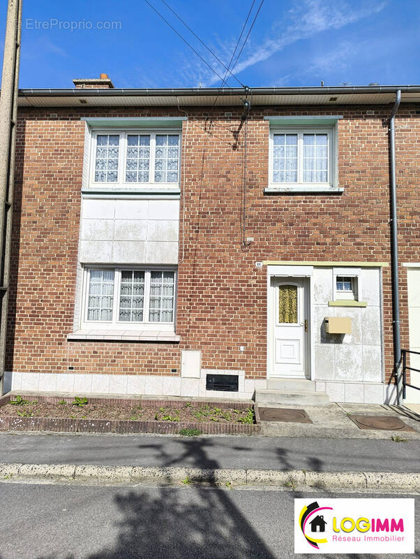 Maison à DOUCHY-LES-MINES