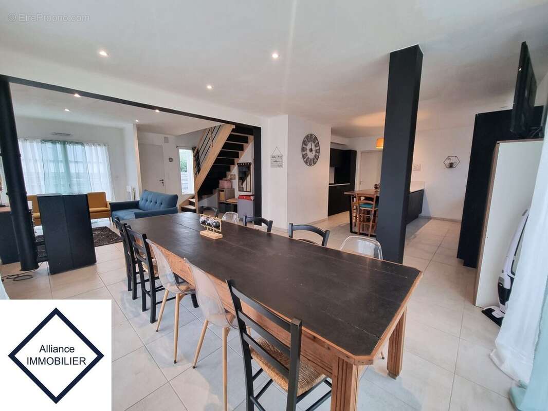 Maison 114 m² à Irodouer  - photo 3