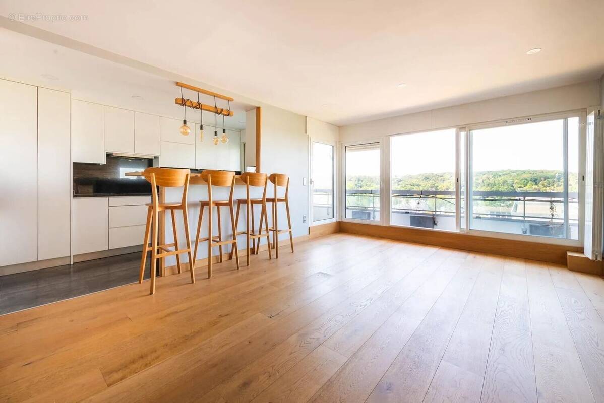 Photo 1 - Appartement à LA CELLE-SAINT-CLOUD
