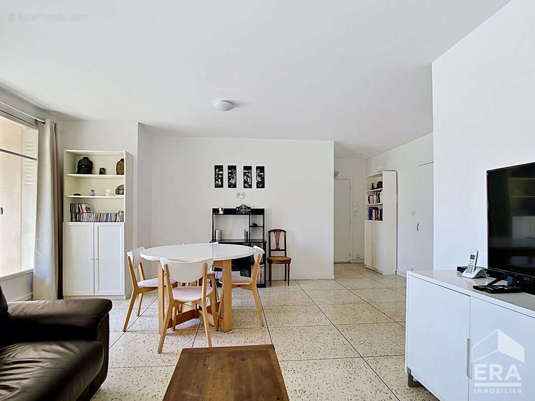 Appartement à MARSEILLE-9E