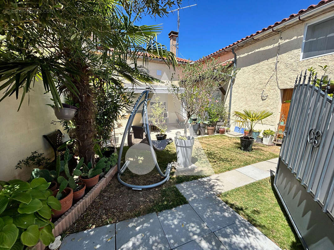 Maison à VIRE-SUR-LOT