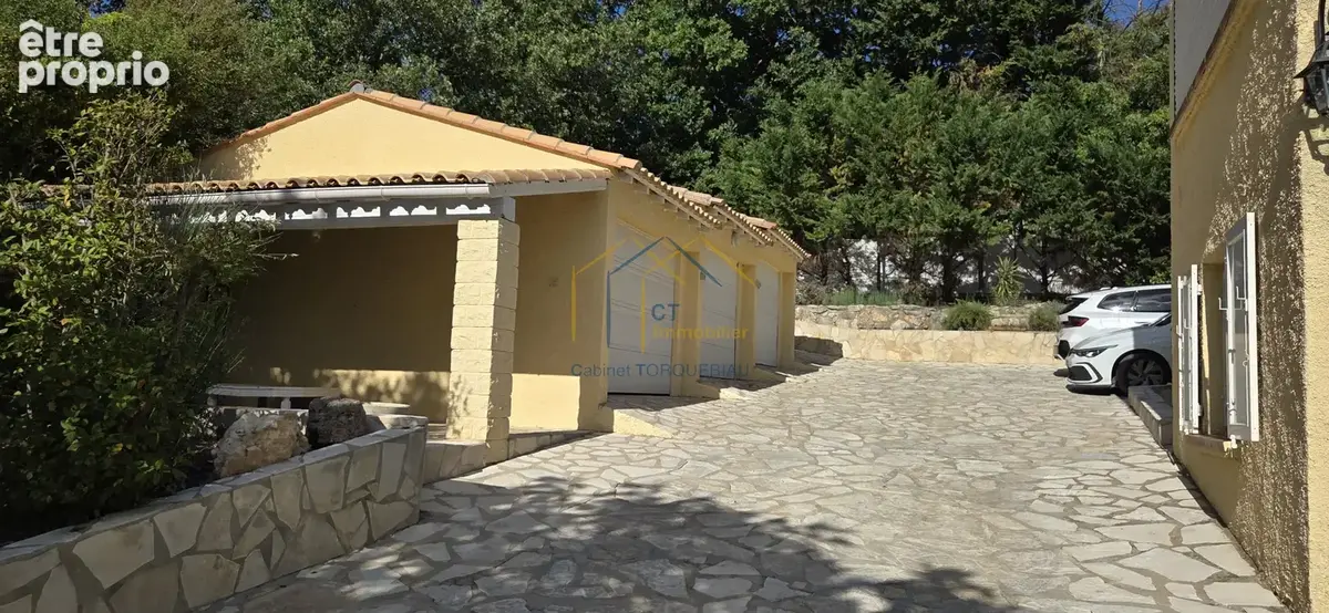Villa traditionnelle de 10 pièces sur 2100m2 de terrain avec piscine - photo 15