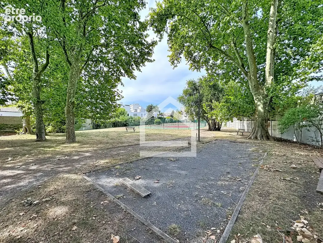 LE BOUSCAT - Maison familiale de 127 m2 - GARAGE - PISCINE - photo 17