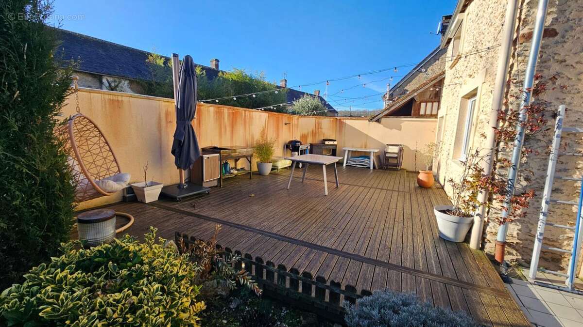 Maison à HOUDAN