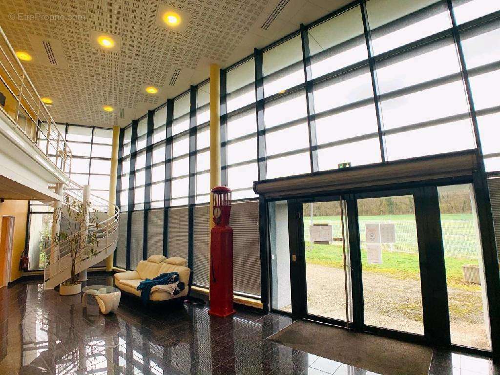 Commerce à SAINT-PIERRE-LA-GARENNE