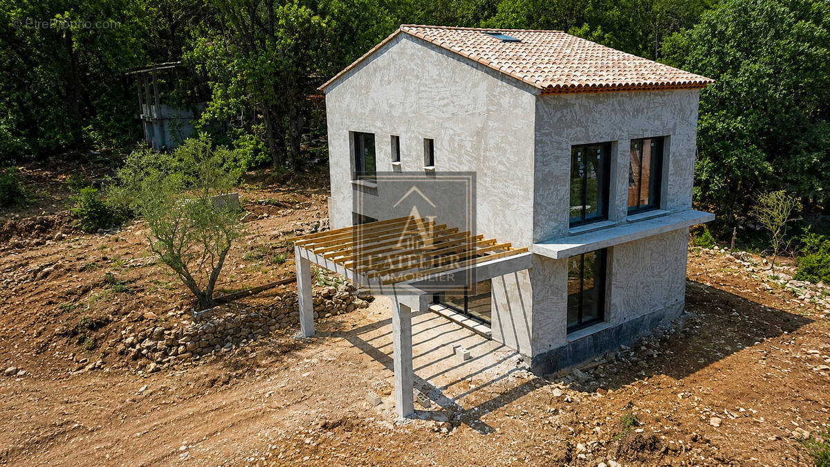 Maison à SOLLIES-TOUCAS